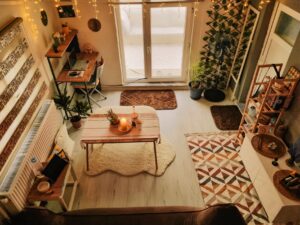 Kleine Wohnung einrichten: Multifunktionale Möbel für mehr Platz