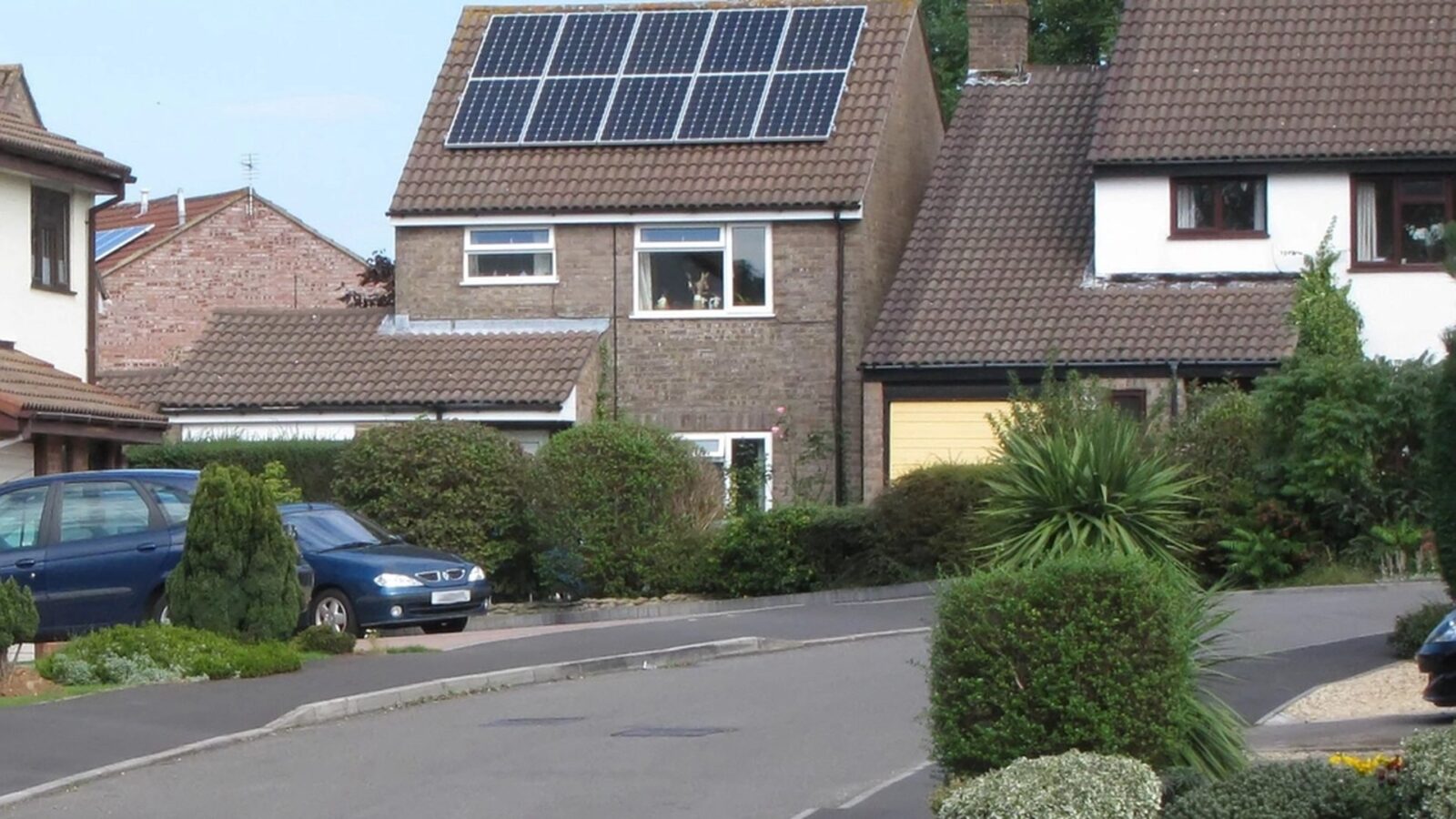 Solarcarport in Hamburg: Ertrag, Genehmigung und Planung im Überblick