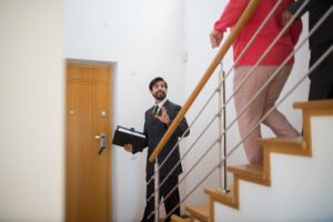Immobilienmakler beim Hausverkauf: Wann lohnt sich ein Profi?